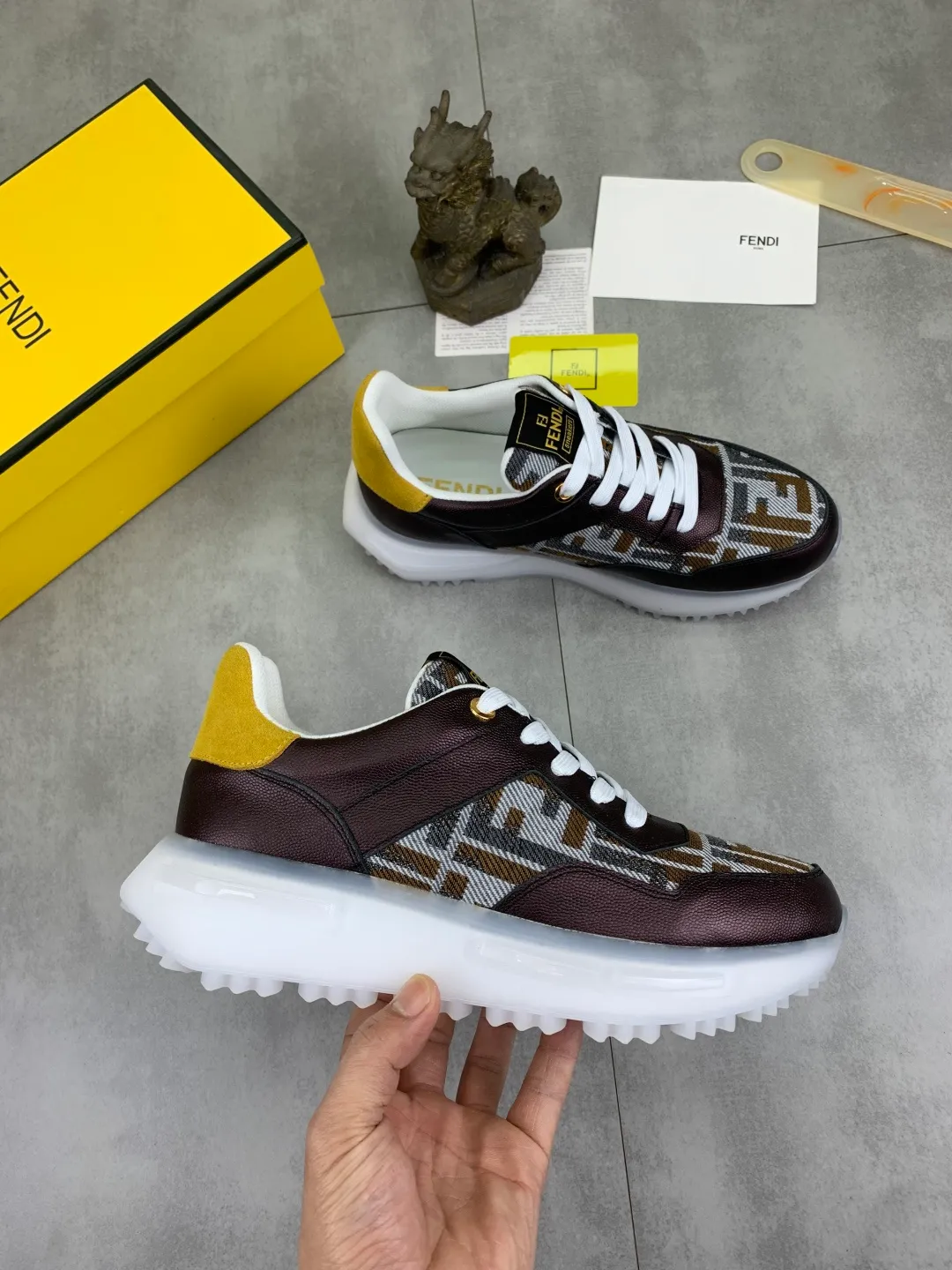 ​Men's shoes 💰P460 💰[New] Little Monster 🆘 New FENDI counter 🕶️🕶️Simple routing effect, showing an elegant and cool driving shoe 🎬Using imported calfskin + first-layer pigskin lining🐂Excellent material🎬Detailed workmanship 🤗Comfortable and comfortable on the feet. ​Pair it with any outfit to show your taste and temperament, low-key luxury ♻️Design ​simple and elegant ​noble and fashionable 🍃​Very loved and favored by trendy men 💓❤️size: 38-44 2️⃣colors available